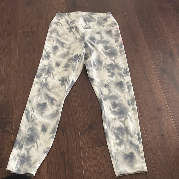 Victoria’s Secret Ultimate Gray and White Tie Dye Leggings - Picture 2 of 5